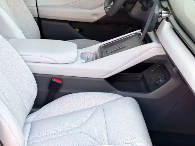 Xpeng P7 — Фото автомобиля 6