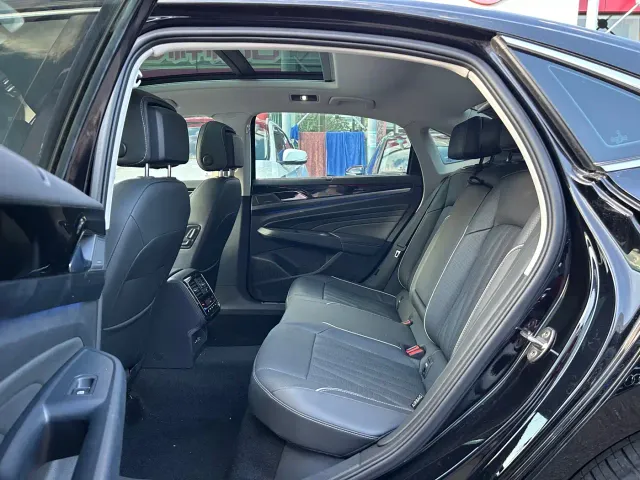 Volkswagen Passat — Фото автомобиля 9