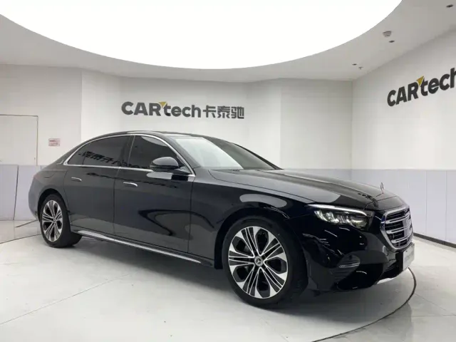 Mercedes-Benz E-Class — Фото автомобиля 2