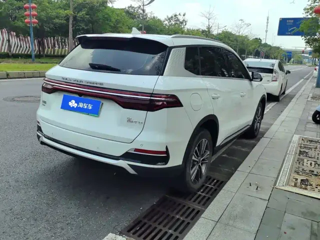 BYD Song Pro — Фото автомобиля 3