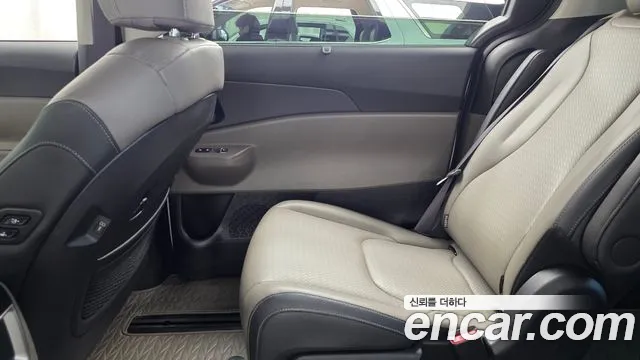 Kia Carnival 4th Gen — Фото автомобиля 14
