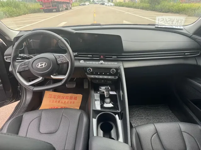 Hyundai Elantra — Фото автомобиля 6