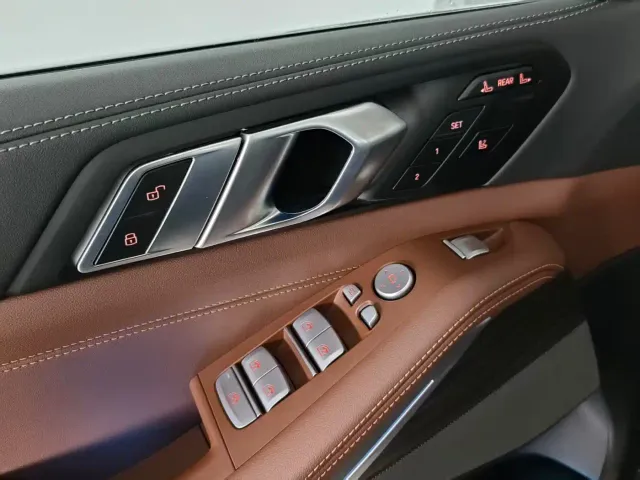 BMW X7 — Фото автомобиля 25