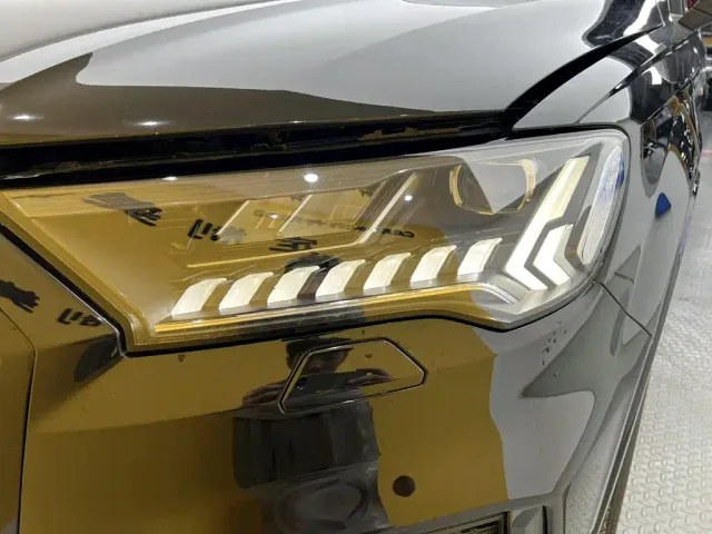 Audi Q7 — Фото автомобиля 8