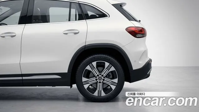 Mercedes-Benz EQA — Фото автомобиля 5