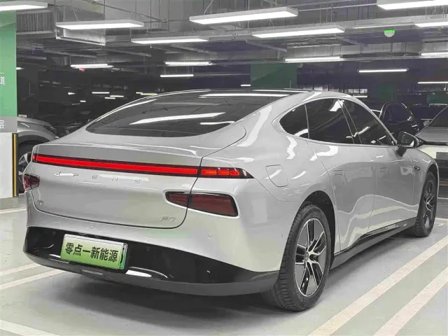 Xpeng P7 — Фото автомобиля 4