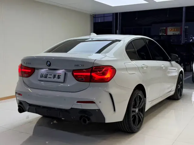 BMW 1 Series — Фото автомобиля 10