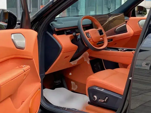 Lynk & Co 900 — Фото автомобиля 11