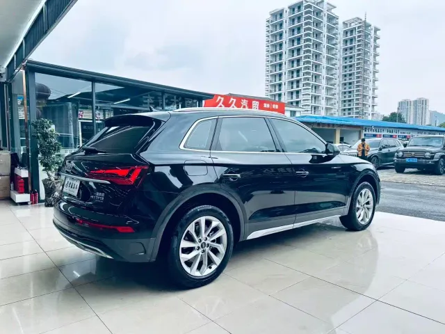 Audi Q5L — Фото автомобиля 7