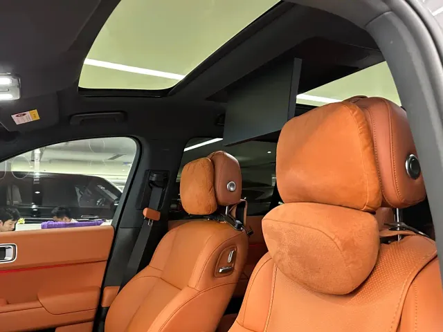 Li Auto L8 — Фото автомобиля 11
