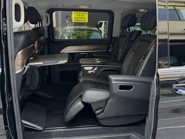 Mercedes-Benz V-Class — Фото автомобиля 22