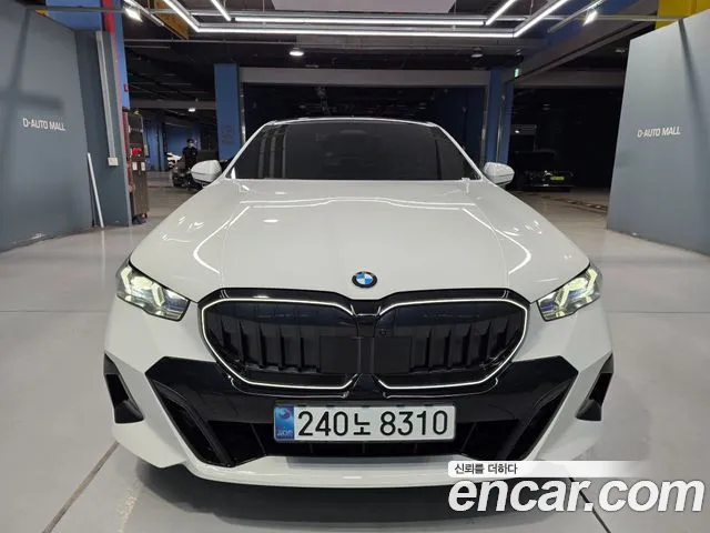 BMW 5-Series — Фото автомобиля 2