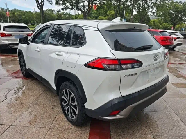Toyota Frontlander — Фото автомобиля 4