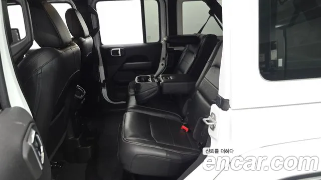 Jeep Wrangler JL — Фото автомобиля 18