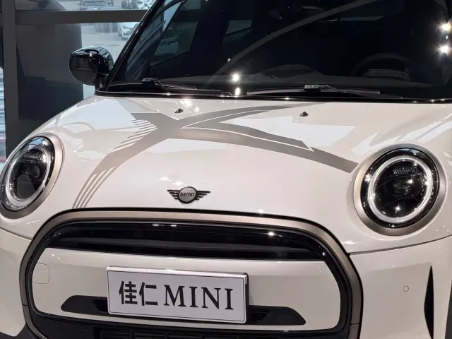MINI Hatch — Фото автомобиля 3