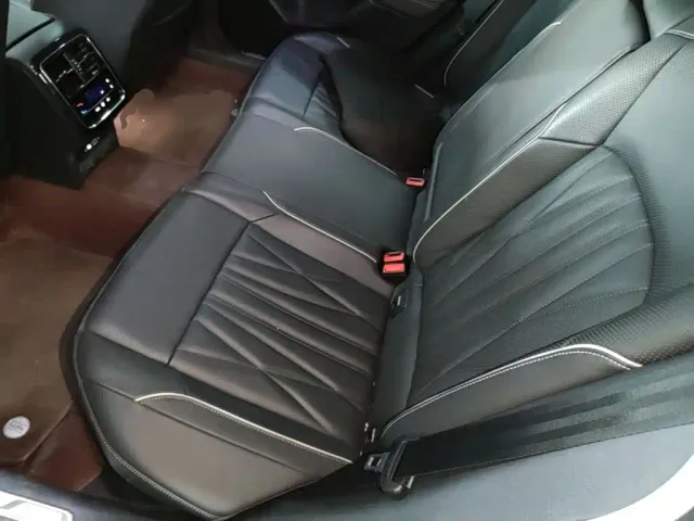 Volkswagen Passat — Фото автомобиля 12