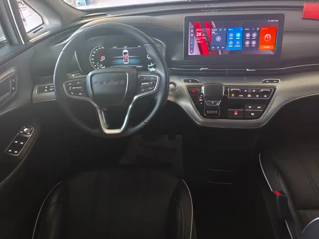 Roewe iMAX8 — Фото автомобиля 12