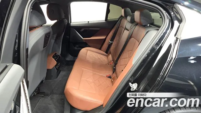 BMW 5-Series 5 серия (G60) — Фото автомобиля 11