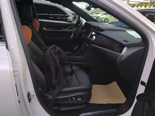 Cadillac XT5 — Фото автомобиля 24
