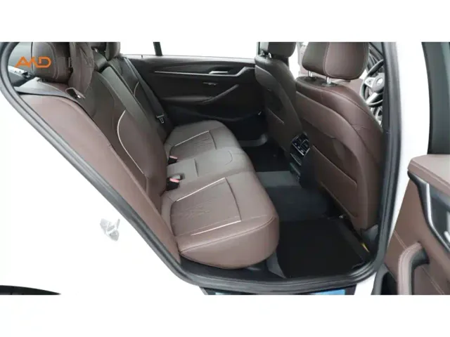 BMW 5 Series — Фото автомобиля 8