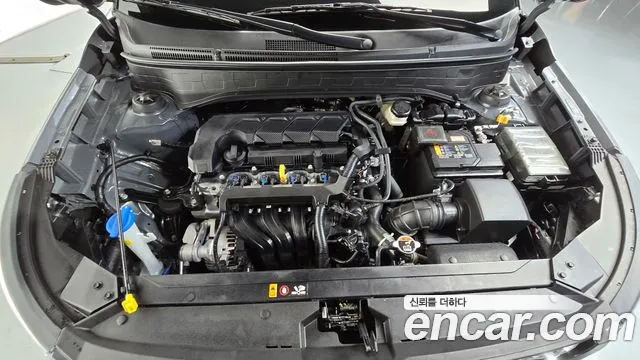 Hyundai Venue — Фото автомобиля 2