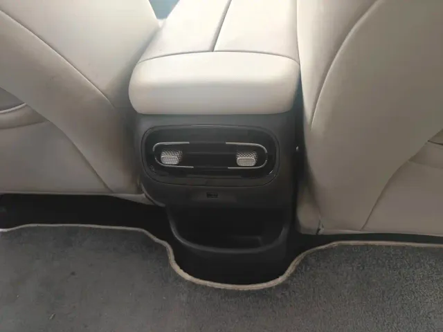 GAC Aion UT — Фото автомобиля 6
