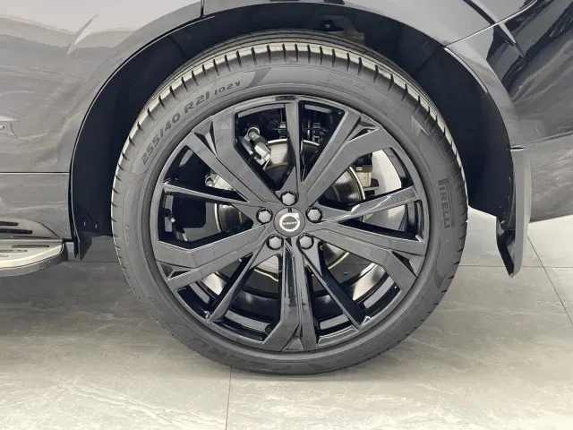 Volvo XC60 — Фото автомобиля 19