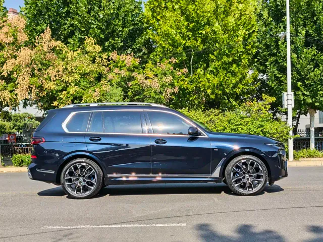 BMW X7 — Фото автомобиля 15