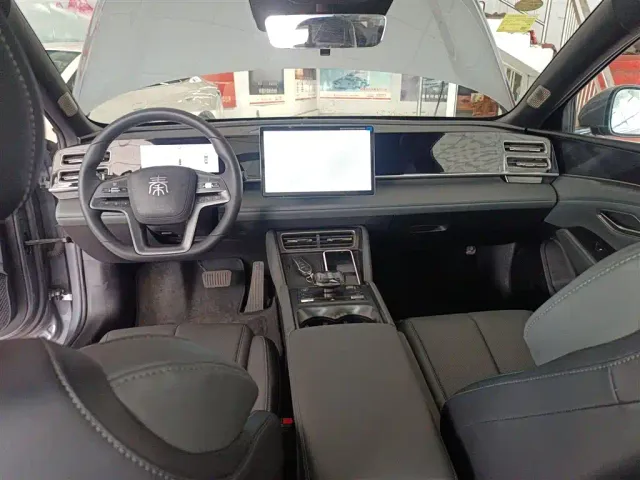 BYD Qin L — Фото автомобиля 9