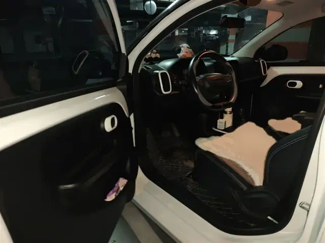 Roewe Clever — Фото автомобиля 13