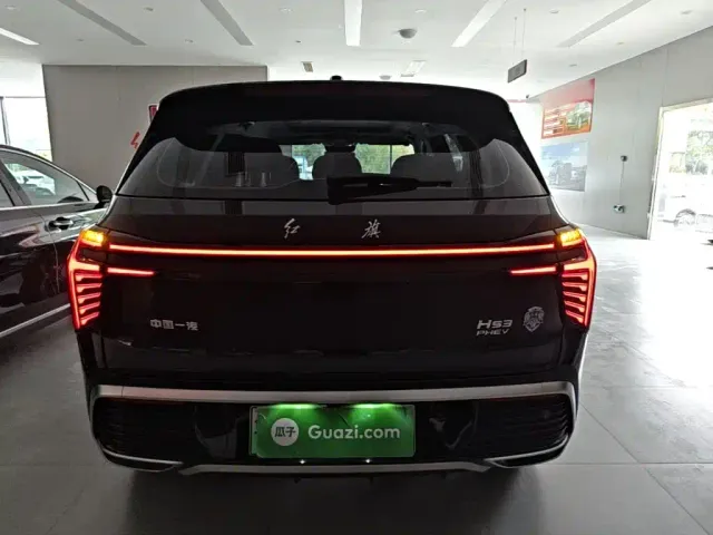 Hongqi HS3 PHEV — Фото автомобиля 5