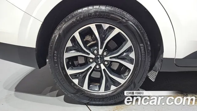 Kia Carnival 4th Gen — Фото автомобиля 5