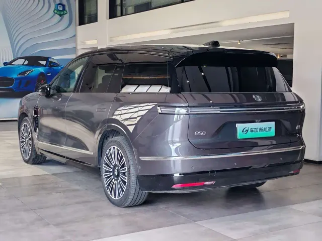 Nio ES8 — Фото автомобиля 7