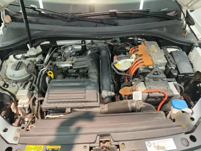 Volkswagen Tiguan L PHEV — Фото автомобиля 15