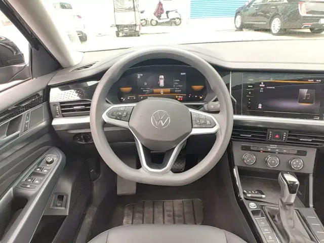 Volkswagen Passat — Фото автомобиля 10