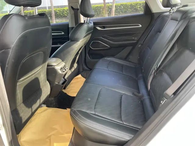 Geely Emgrand — Фото автомобиля 10