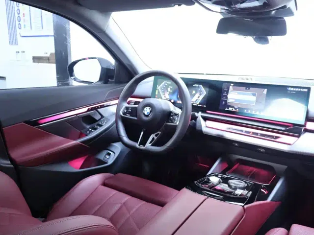 BMW 5 Series — Фото автомобиля 14
