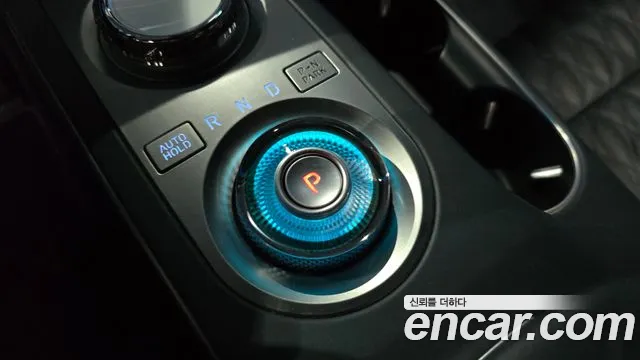 Genesis GV70 — Фото автомобиля 12
