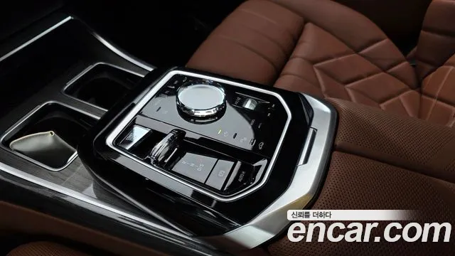 BMW 7 Series — Фото автомобиля 12