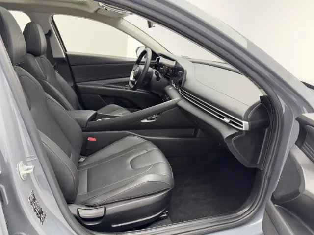 Hyundai Elantra — Фото автомобиля 24