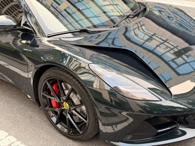Lotus Emira — Фото автомобиля 12