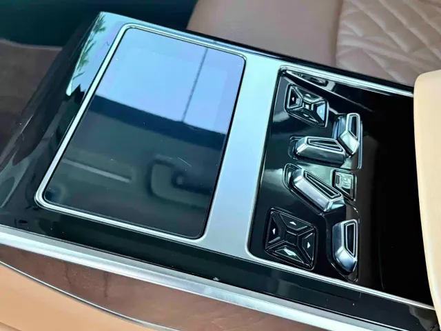 Audi A8 — Фото автомобиля 5