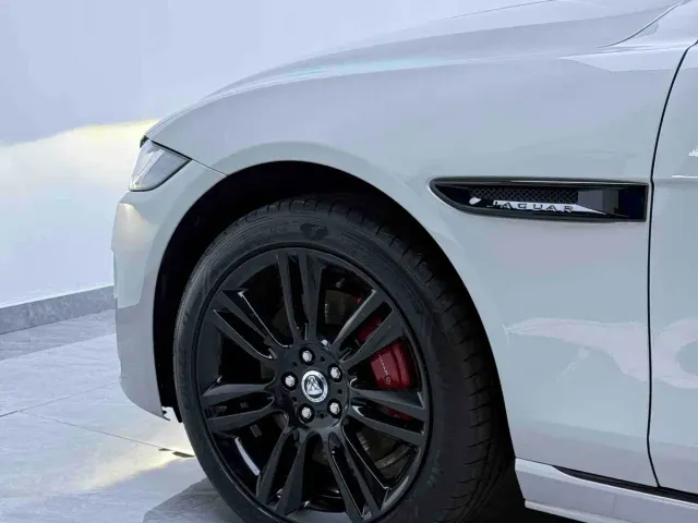 Jaguar XEL — Фото автомобиля 11