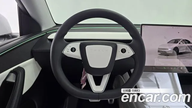 Tesla Model Y — Фото автомобиля 19