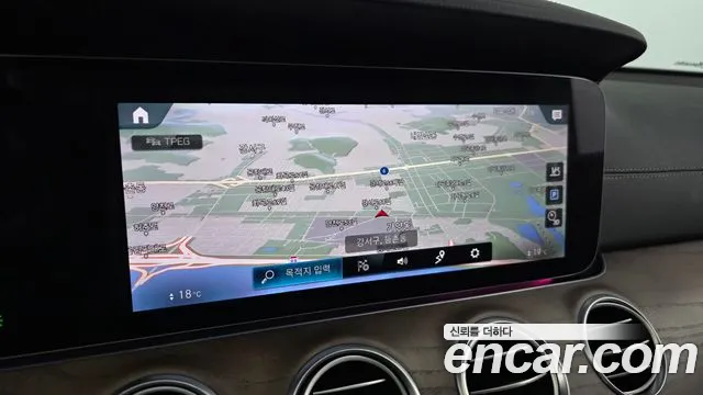 Mercedes-Benz E-Class — Фото автомобиля 14