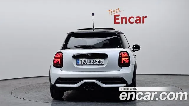 Mini Cooper — Фото автомобиля 4