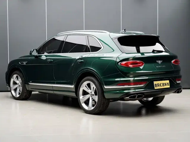 Bentley Bentayga — Фото автомобиля 20