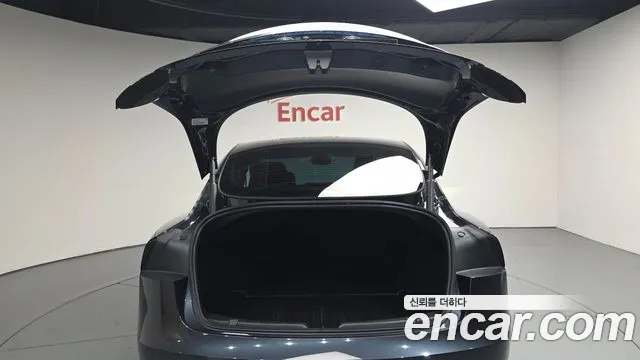 Tesla Model 3 — Фото автомобиля 26