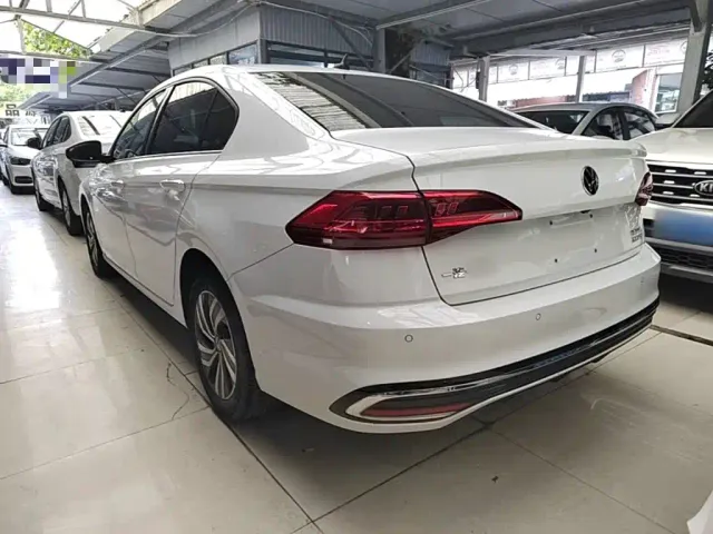 Volkswagen Bora — Фото автомобиля 4