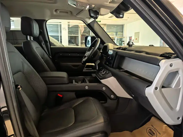 Land Rover Defender — Фото автомобиля 7